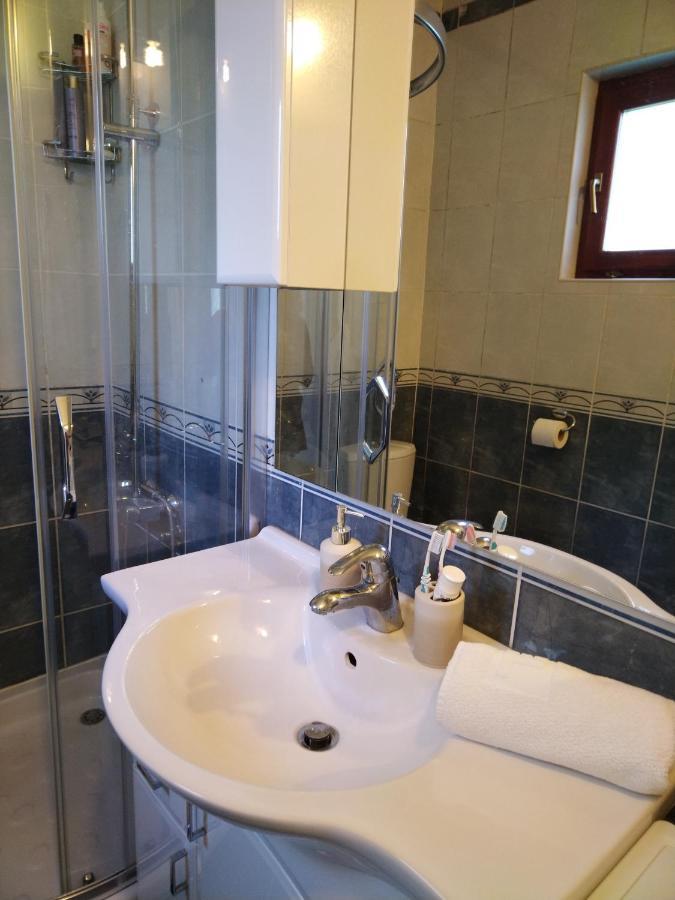 Duplex Apartman Lazaro โกตอร์ ภายนอก รูปภาพ