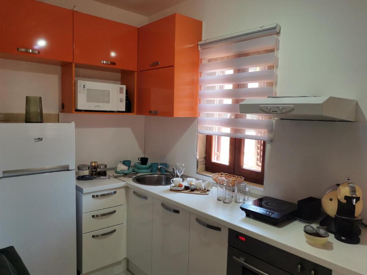 Duplex Apartman Lazaro โกตอร์ ภายนอก รูปภาพ