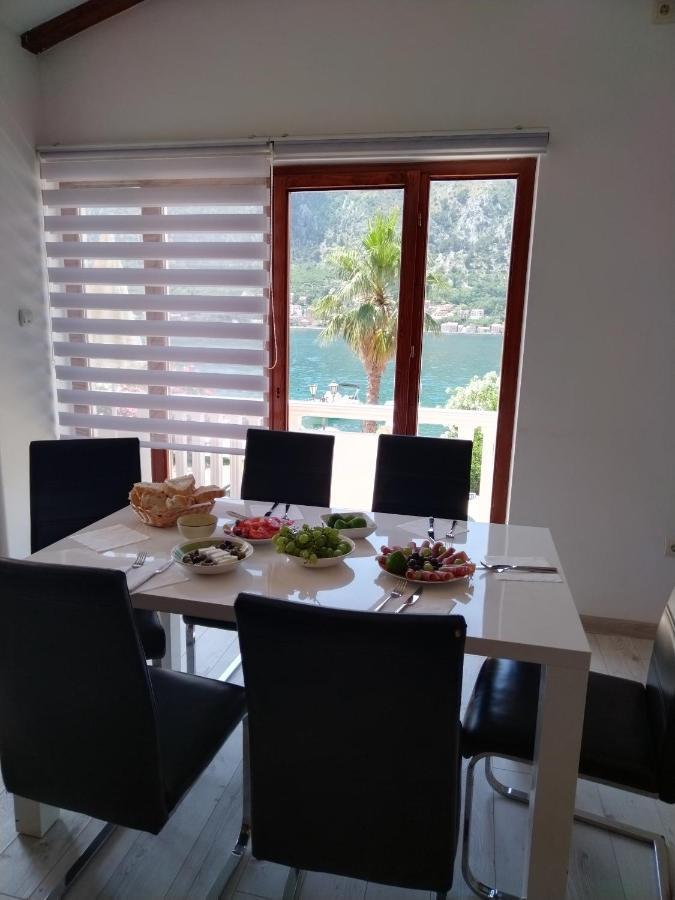 Duplex Apartman Lazaro โกตอร์ ภายนอก รูปภาพ